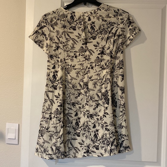 Lush dress - Picture 2 of 5